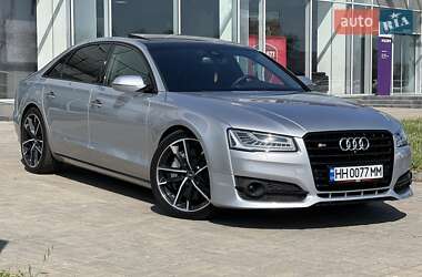 Седан Audi A8 2015 в Одесі