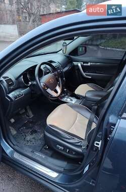 Позашляховик / Кросовер Kia Sorento 2010 в 