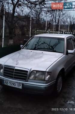 Седан Mercedes-Benz E-Class 1994 в Гайвороні
