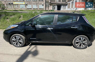 Хетчбек Nissan Leaf 2015 в 