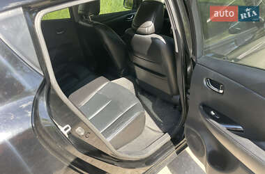 Хетчбек Nissan Leaf 2015 в 