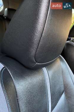 Хэтчбек Nissan Leaf 2019 в 