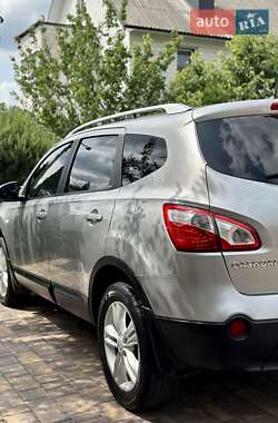 Позашляховик / Кросовер Nissan Qashqai+2 2012 в 