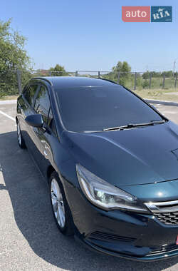 Универсал Opel Astra 2016 в Днепре