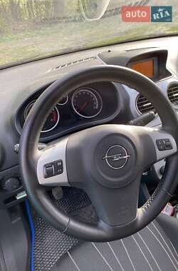 Хэтчбек Opel Corsa 2009 в 