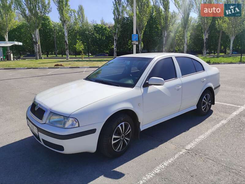 Лифтбек Skoda Octavia 2004 в 