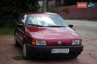Седан Volkswagen Passat 1989 в 