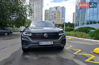 Позашляховик / Кросовер Volkswagen Touareg 2020 в Одесі